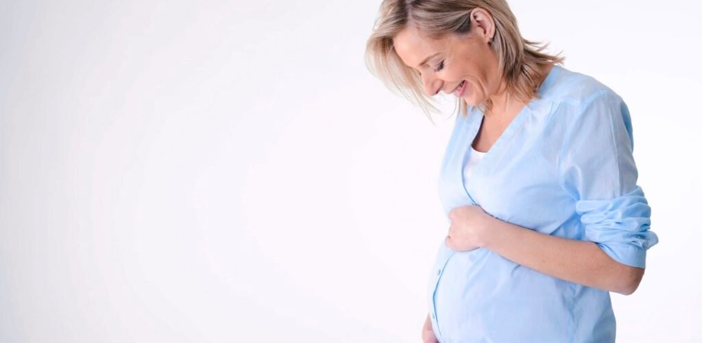 hasta que edad una mujer puede quedar embarazada naturalmente
