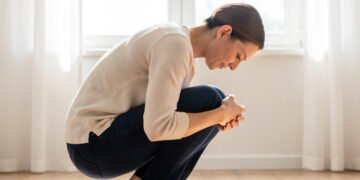 Agacharse embarazo bebé